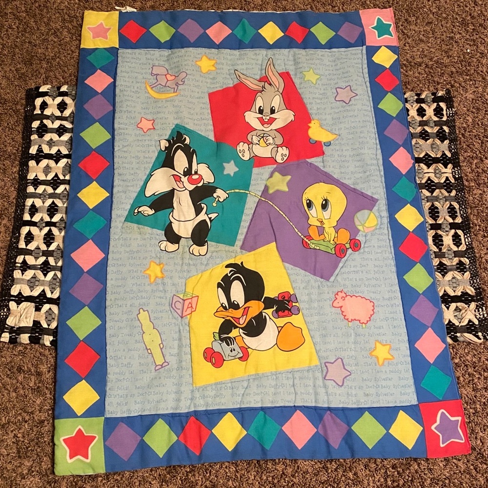90’s VINTAGE LOONEY TUNES BABY BLANKET/COMFORTER